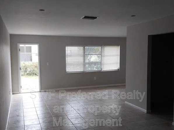 1418 SE 8th Ter APT 4, Cape Coral, FL 33990