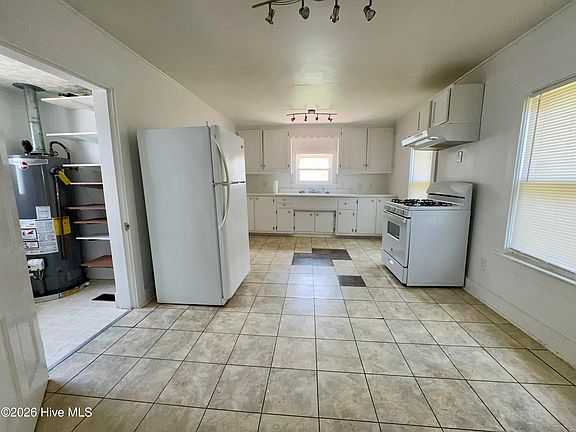 4th image of 800 2nd Street