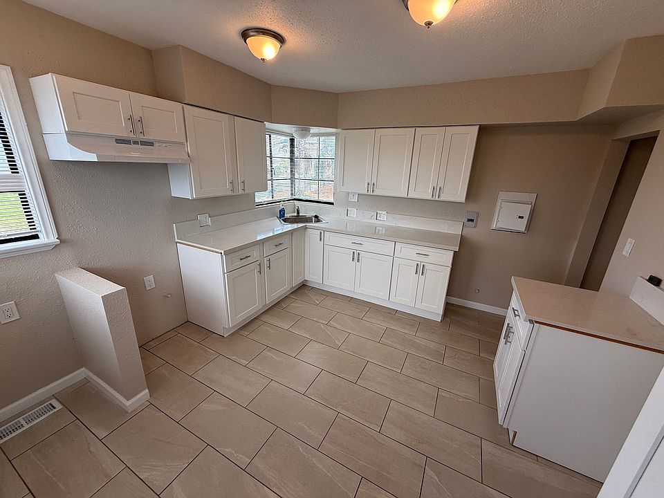 1st image of 22020 Bay Ave #A