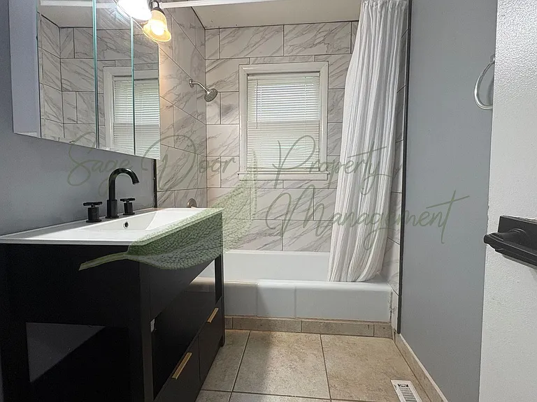 302 N Peck Dr — Photo 12