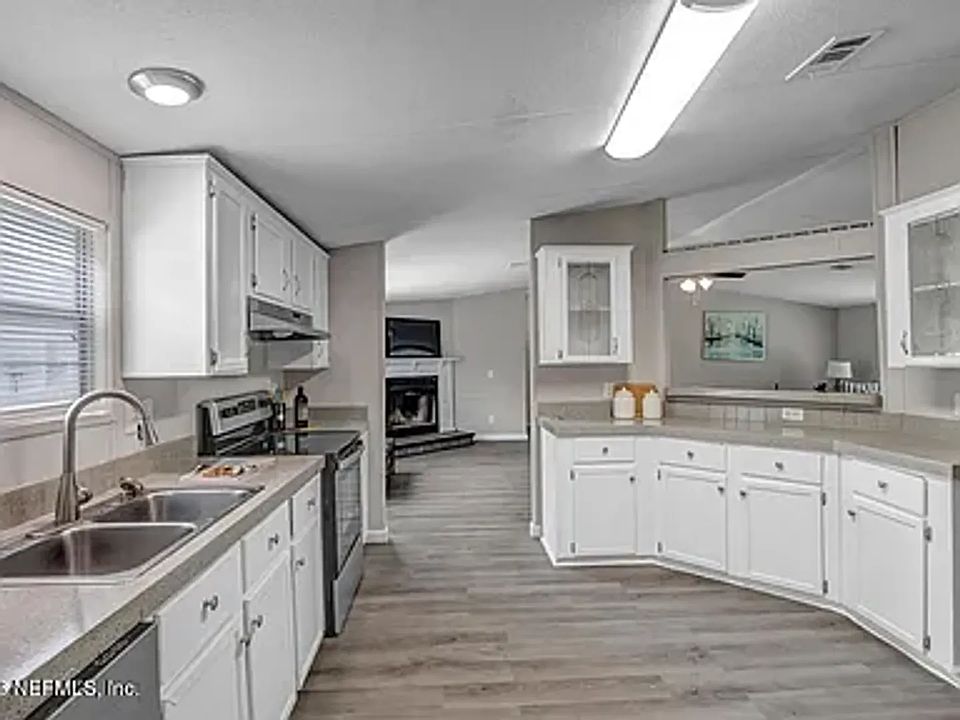 1st image of 2562 Hibiscus Ave #2562