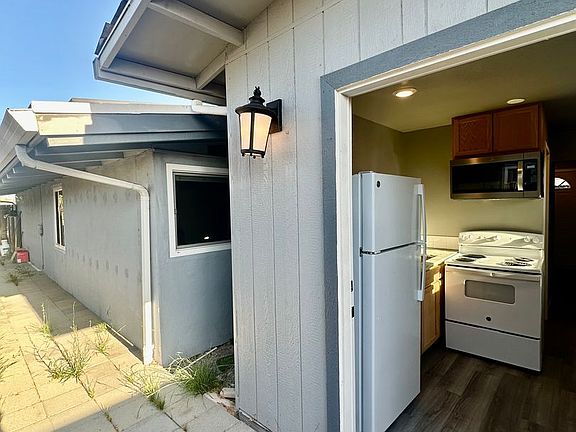 3rd image of 27690 Havana Ave #2