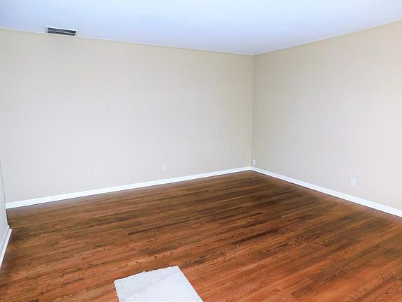 2nd image of 306 E 5th St