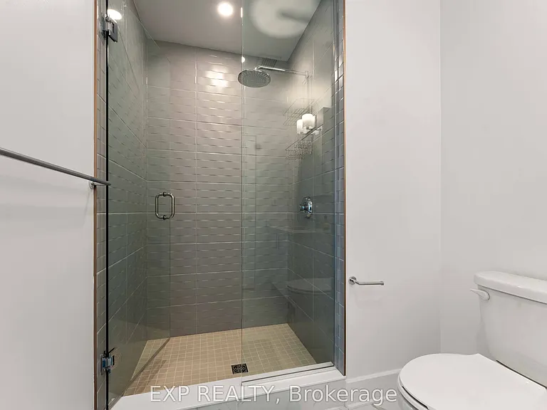 180 George St #2607 — Photo 37