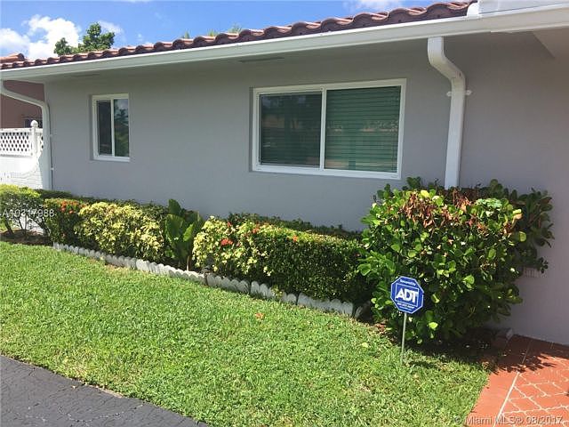 1st image of 224 SW 102nd Ct