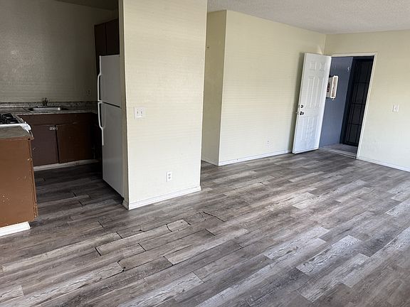 4th image of 3738-40 Van Dyke Ave #38-04