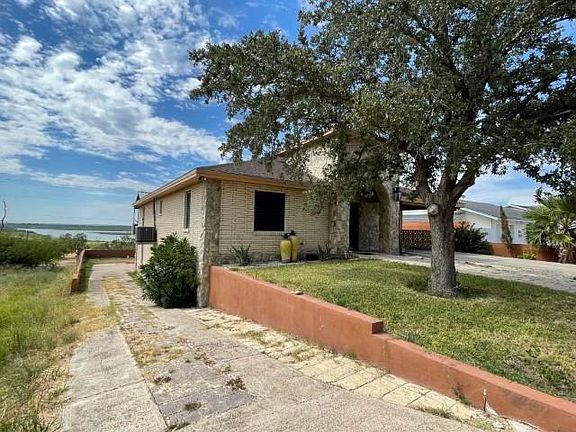 2nd image of 2035 Sunset Dr