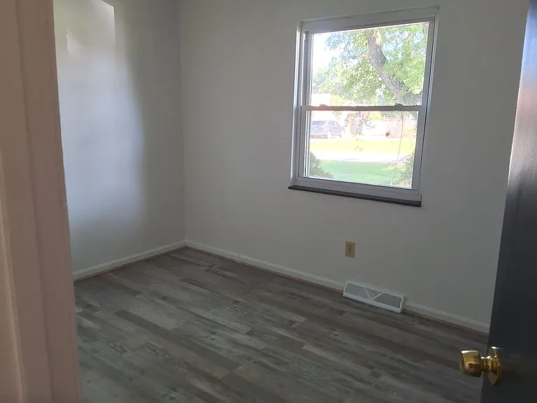 111 Cherrywood Dr — Photo 13