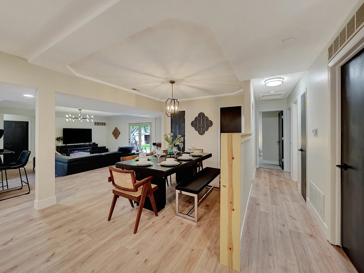 4 bed, 1876 sqft, $3,800 — Photo 4