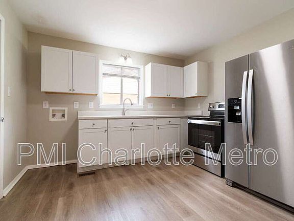 4th image of 4717 Monmouth Dr