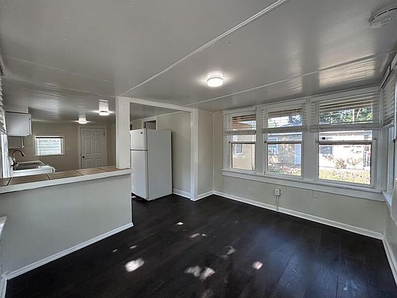4th image of 325 41st St N #1