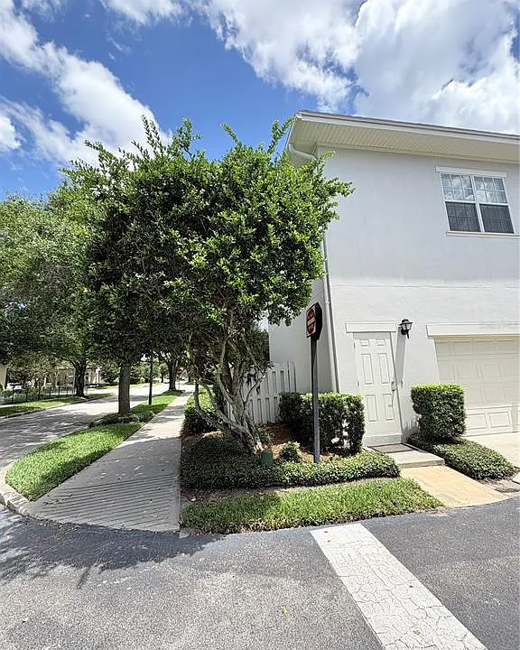 4450 Twinview Ln