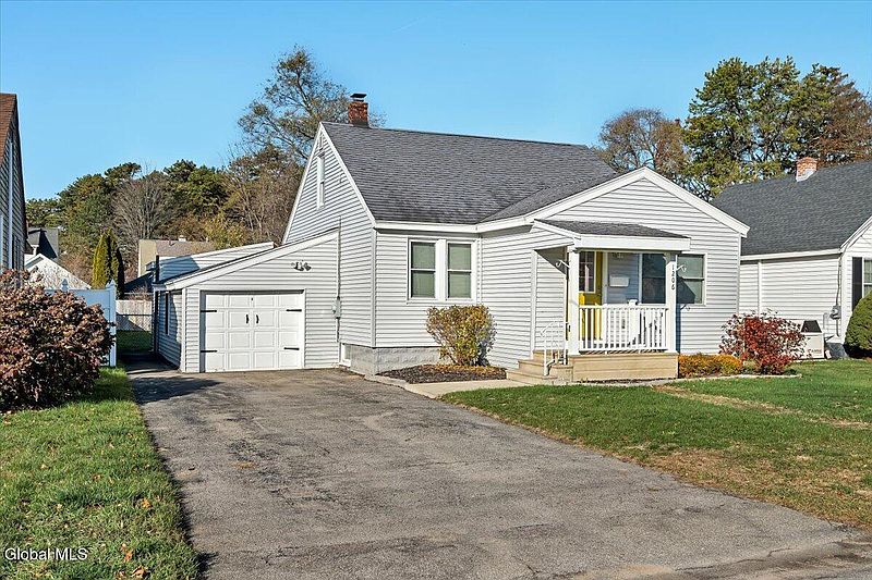 2nd image of 1206 Trinity Avenue