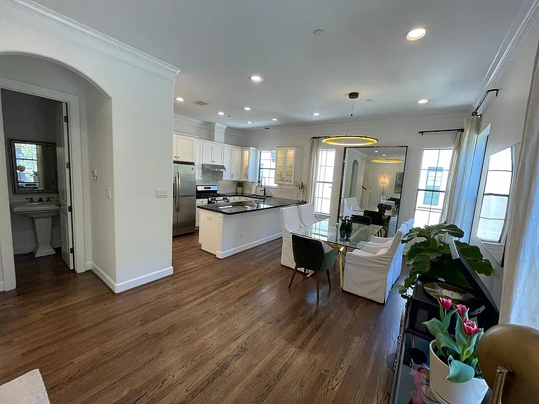 2210 Mid Ln #105 — Photo 11