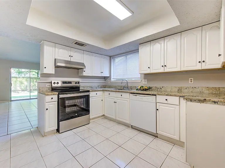 10514 Rancho Bernardo Ln — Photo 6