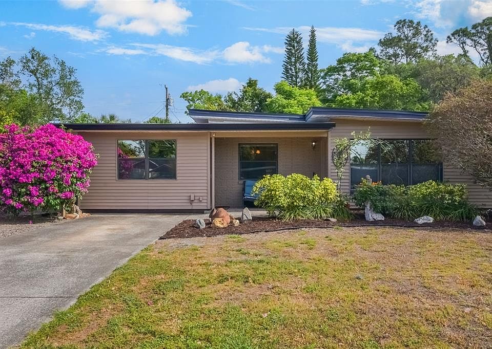 1st image of 214 CITRUS DRIVE