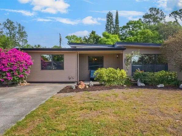 214 Citrus Dr, Sanford, FL 32771