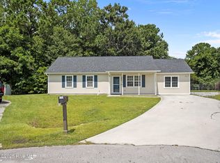 202 Gray Fox Run, Hubert, NC 28539