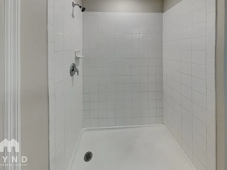320 Daffodil Ln — Photo 13