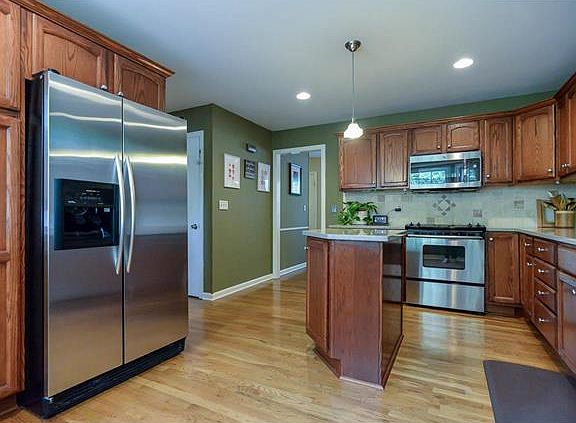3rd image of 10037 Bluejacket Dr