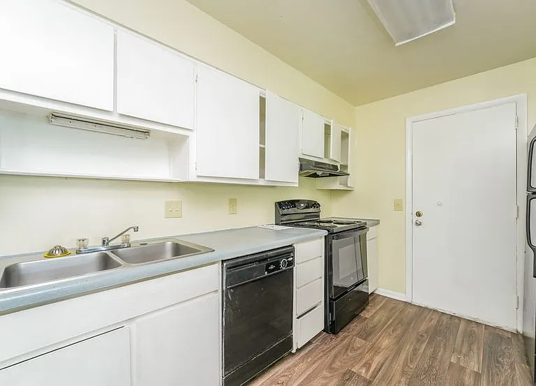 774 Northern Ave #B14 — Photo 1