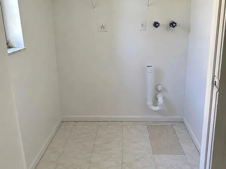 6140 SW 41st Ct — Photo 18