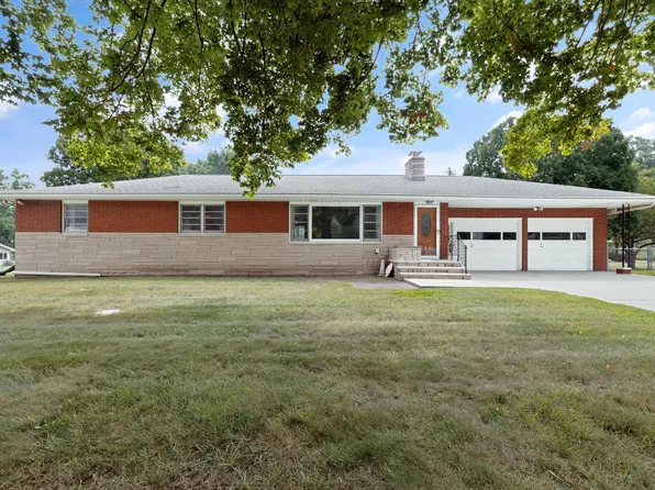 128 Schirmer Pkwy, Buchanan, MI 49107