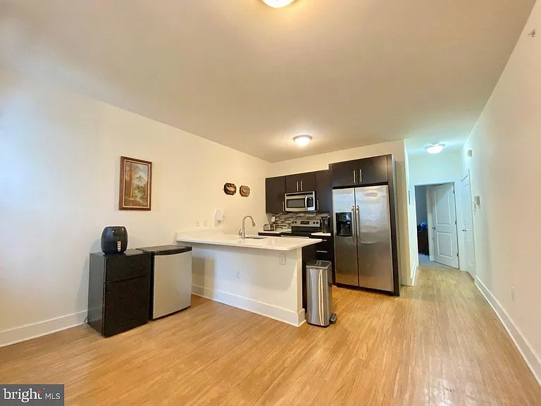 1622 W Jefferson St #1 — Photo 3