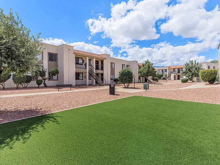 Falcon Court Apartments — Photo 11