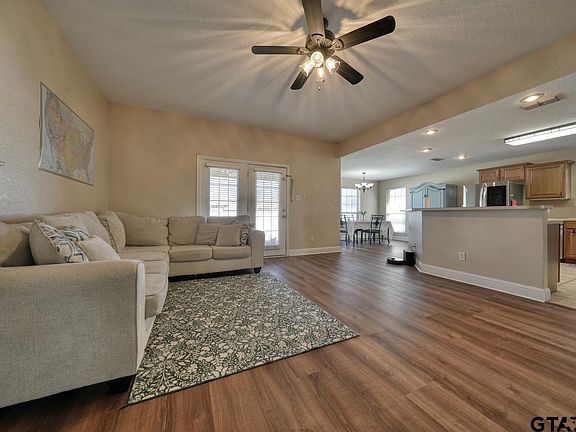3rd image of 1803 Park Pl
