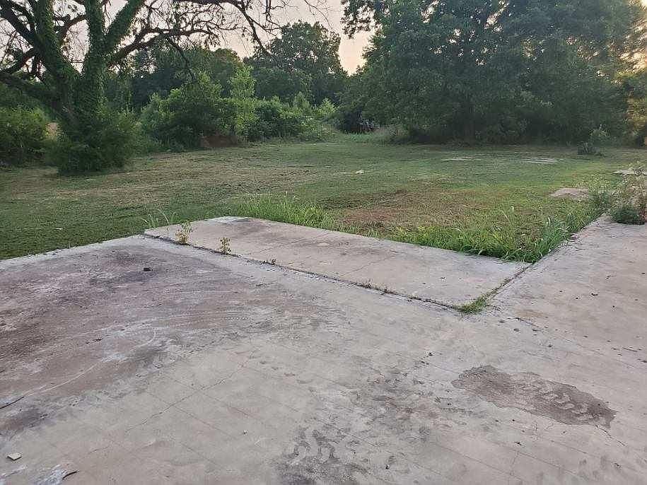 1st image of 900 S Choctaw Ave