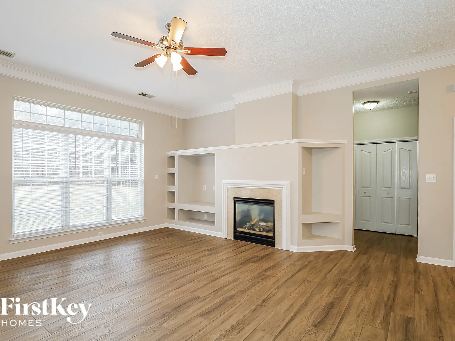 3 bed, 2.0 bath, 1836 sqft, $2,210 — Photo 4