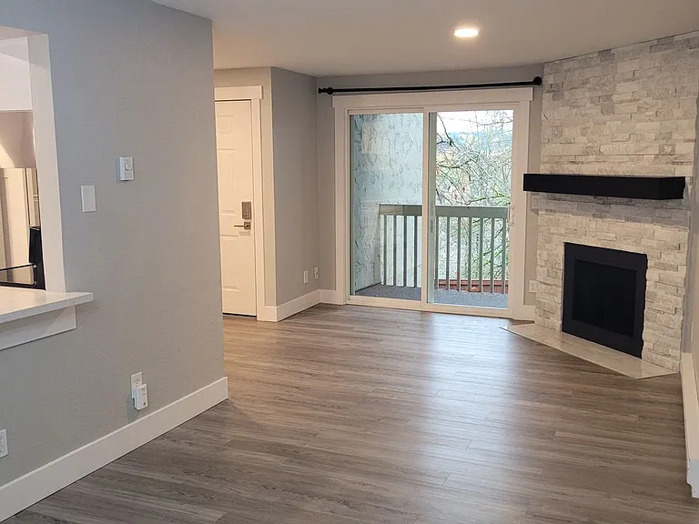 9474 Redmond Woodinville Rd NE #A201 — Photo 2
