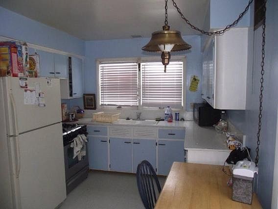 3rd image of 6903 W Melvina St
