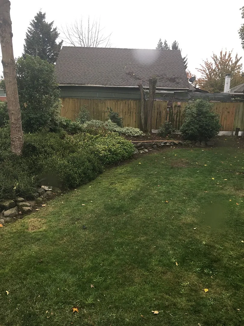 Sprawling Floorplan — Photo 1