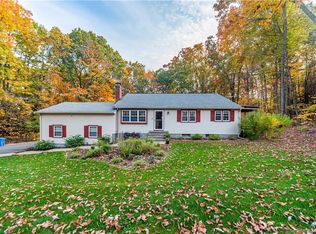 7 Andrew Dr, Weatogue, CT 06089