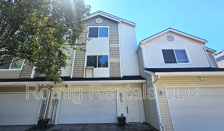 1817 NE 88th Cir #1 — Photo 1