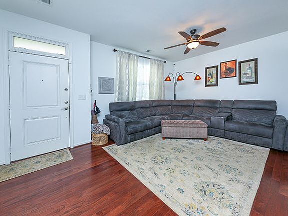 3rd image of 2650 Leytonstone Dr #1