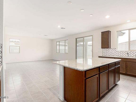 4th image of 18210 W YAVAPAI Street