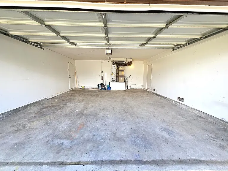 24657 Carolyn Ave — Photo 31