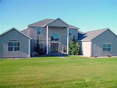 1st image of 822 Camas Pl