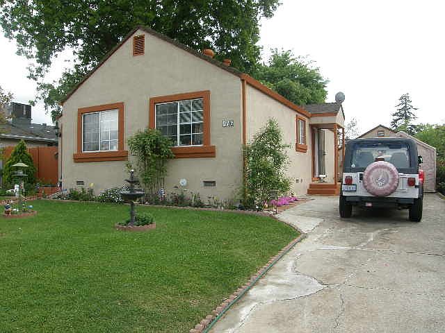 1st image of 146 Santiago Ave