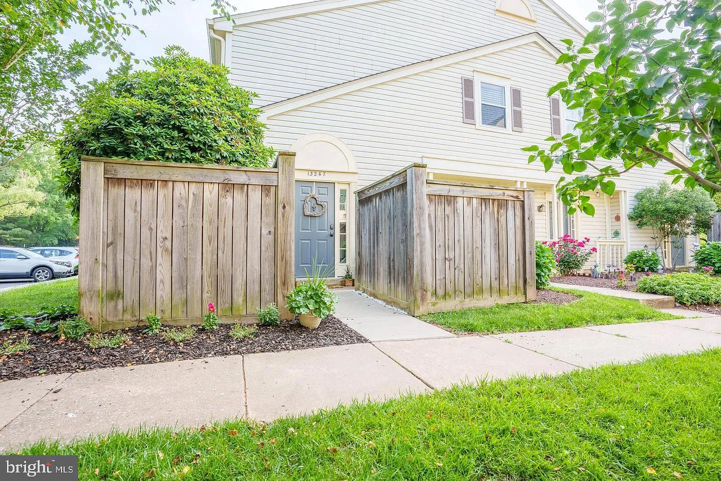 2 bed, 2.0 bath, 1233 sqft, $2,200 — Photo 2