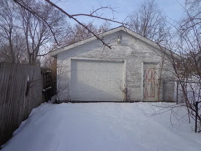 402 Grant St photo 1