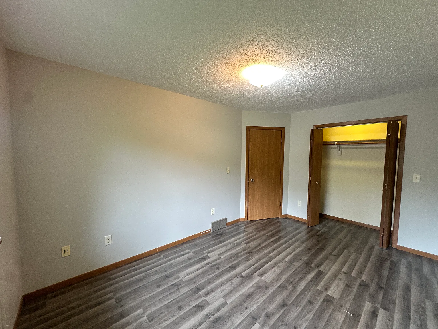 4 bed, $1,575 — Photo 4