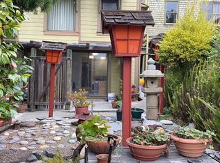 2106 Clinton Ave #B, Alameda, CA 94501