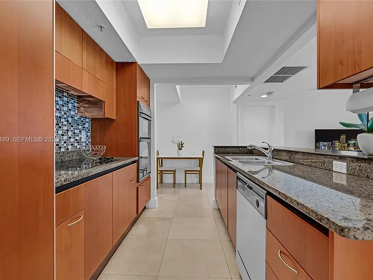 1500 Ocean Dr #505 — Photo 14