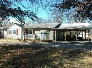 21054 Ness Rd, Parsons, KS 67357