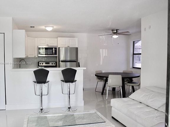 4th image of 435 NW 210th St APT 202