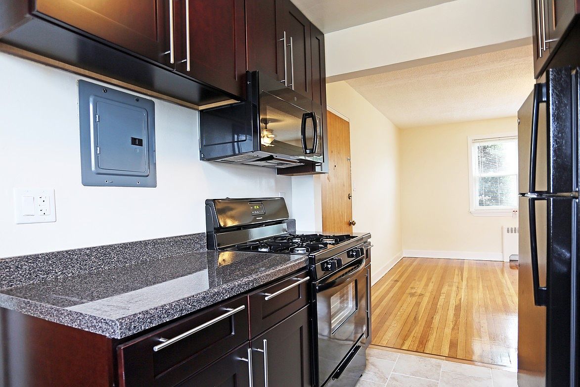 210 W Crystal Lake Ave Apt 141a